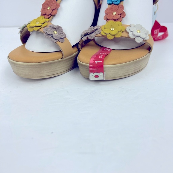 AVELLINI GENUINE LEATHER COLORFUL FLORAL PLATFORM, TAN STRAPS, ITALIAN, SIZE9 - Picture 16 of 16